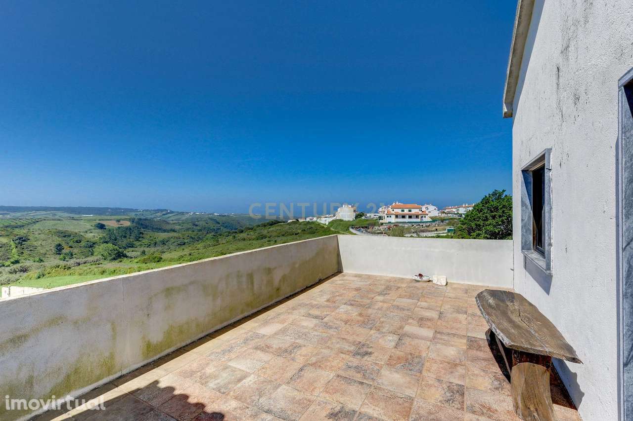 Moradia com Terreno Amplo e Vista Mar na Carvoeira - Grande imagem: 5/60