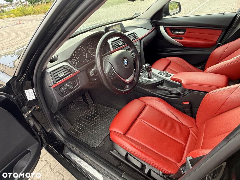 BMW Seria 3 320d Touring Blue Performance Sport Line - 23