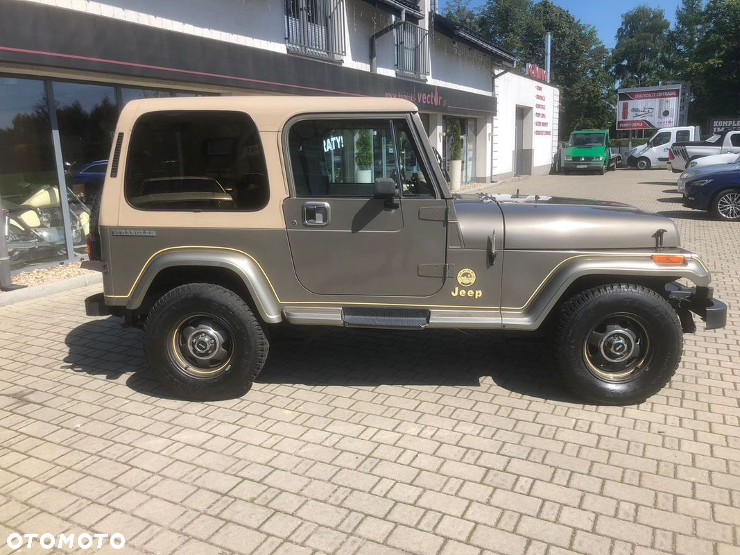 Jeep Wrangler - 2