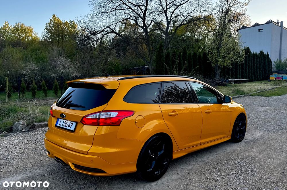 Ford Focus 2.0 EcoBoost ST mit Leder-Sport-Paket - 11