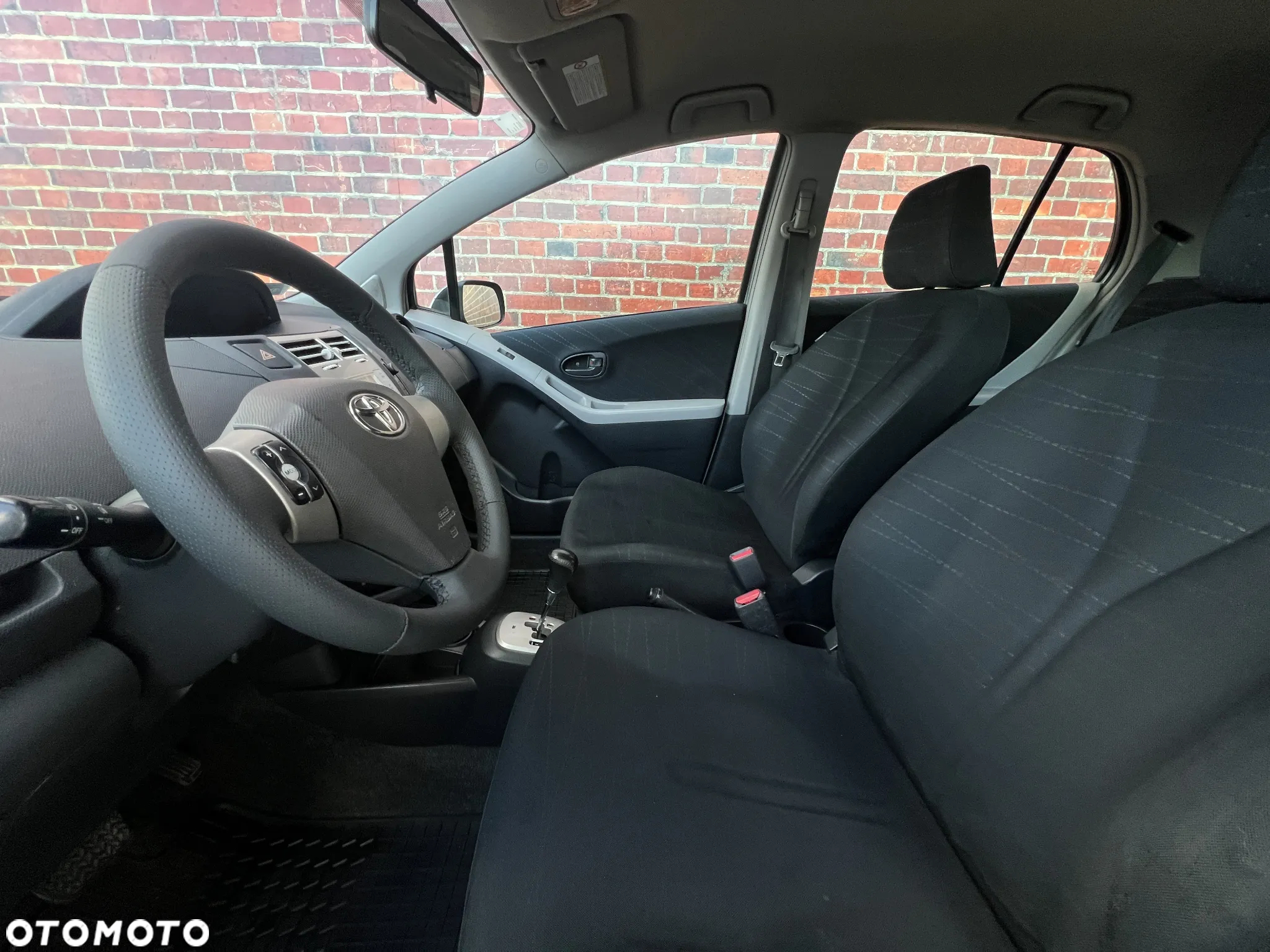 Toyota Yaris - 12