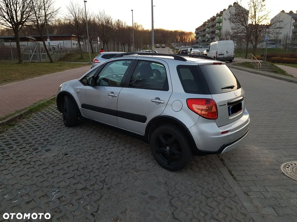 Suzuki SX4 1.9 DDiS DPF 4x2 Comfort - 4