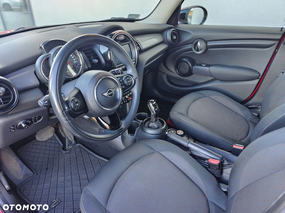 MINI Cooper Standard - 5