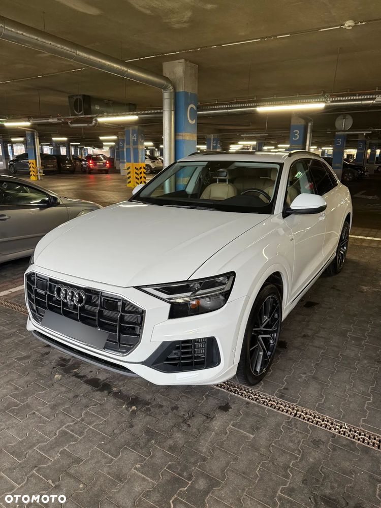 Audi Q8 - 1