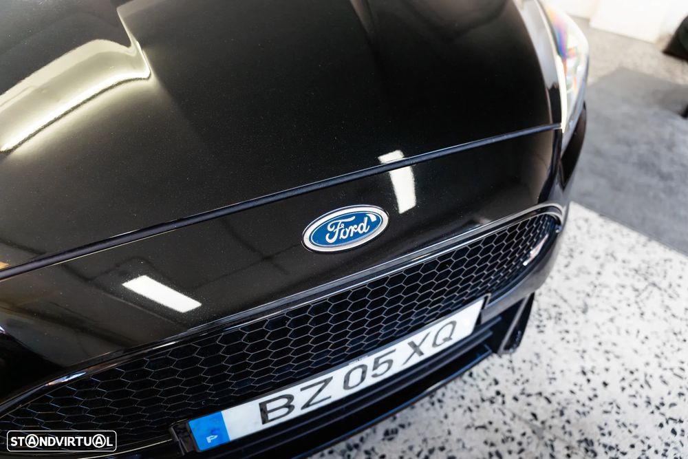 Ford Focus 2.0 EcoBoost ST c/ Pack Pele Desportiva - 14