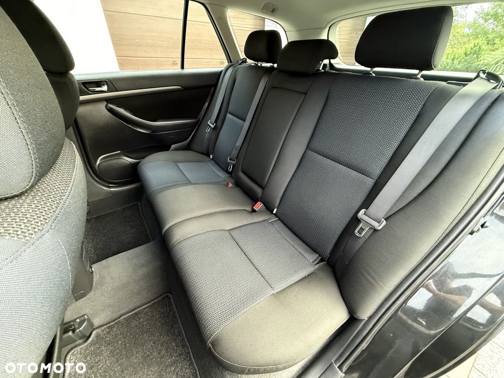 Toyota Avensis 1.8 VVT-i Combi - 19