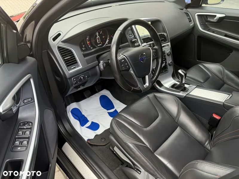 Volvo XC 60 D3 Drive-E Ocean Race - 10