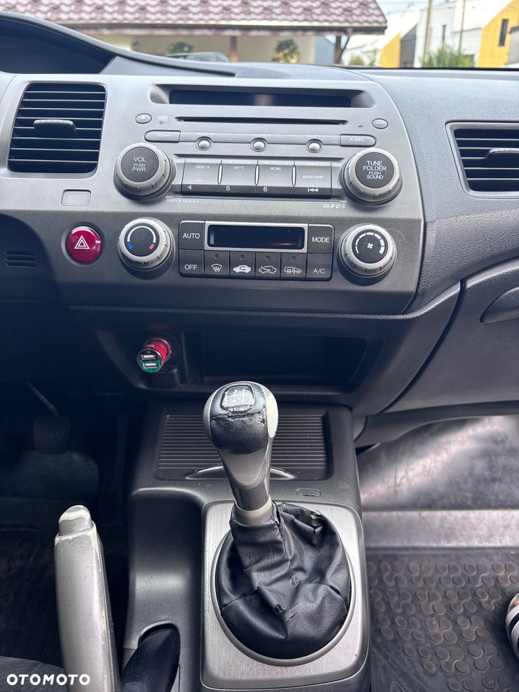 Honda Civic 1.8 Comfort - 9