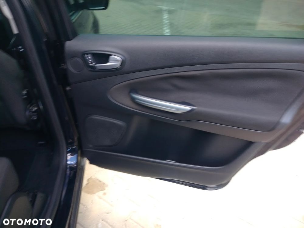 Ford S-Max 2.0 TDCi DPF Business Edition - 28