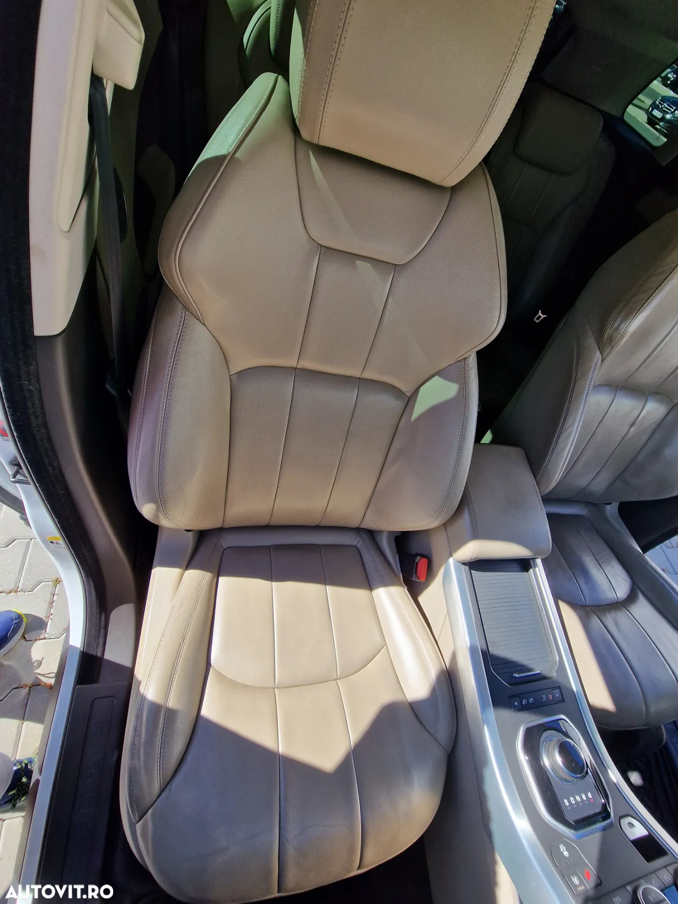Land Rover Range Rover Evoque - 25