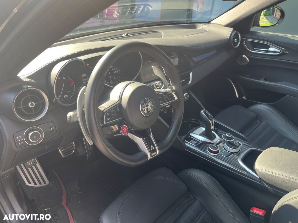 Alfa Romeo Giulia 2.9 Turbo RWD AT8 Quadrifoglio - 10