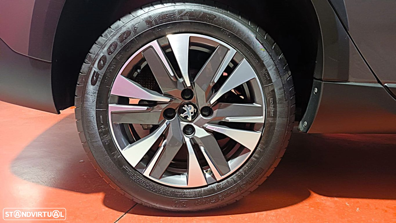 Peugeot 2008 1.2 PureTech Allure - 15
