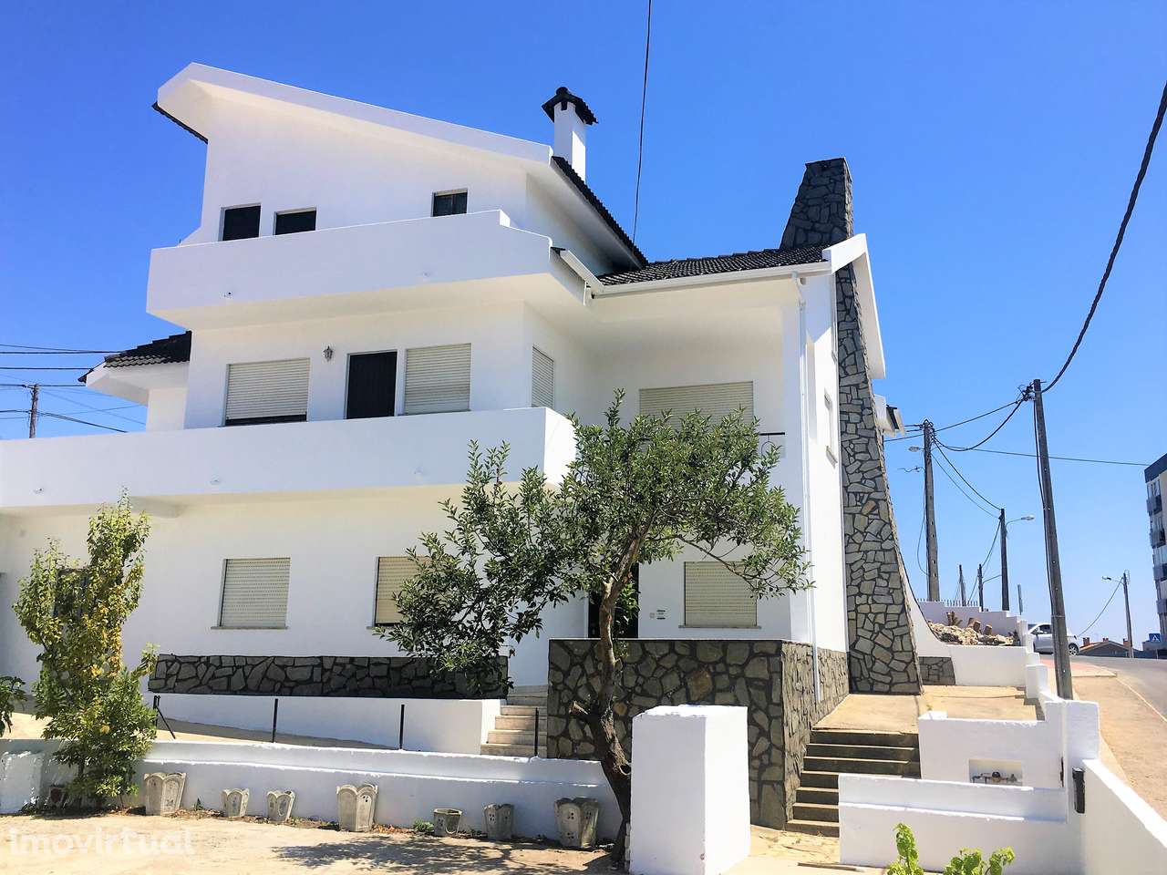 Moradia bi-familiar independente à venda na Charneca de Caparica. - Grande imagem: 3/29