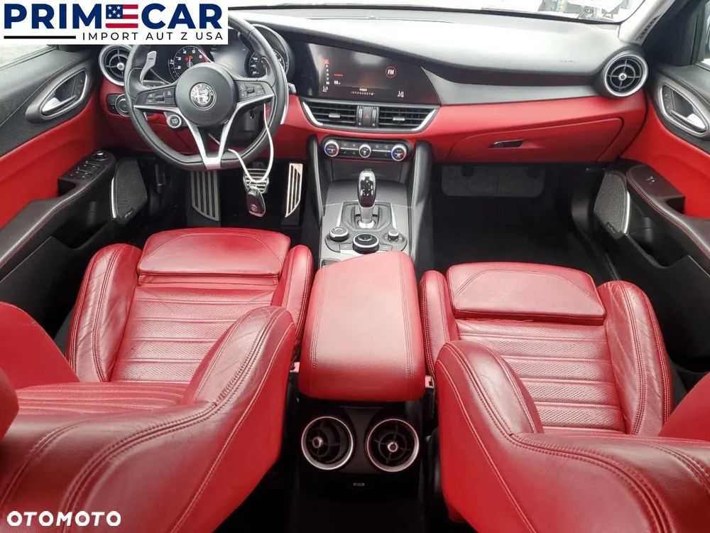 Alfa Romeo Giulia - 8