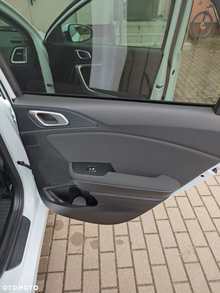 Kia Ceed 1.6 CRDi mHEV L Business Line - 20