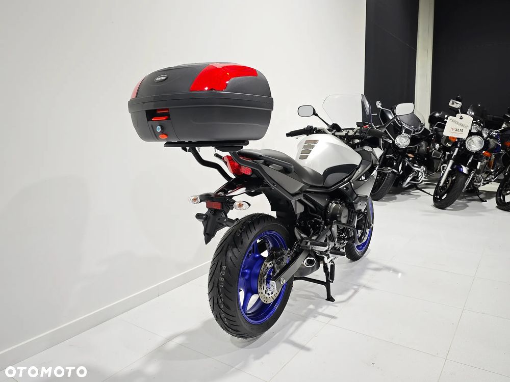 Yamaha XJ - 9