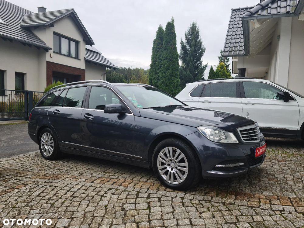 Mercedes-Benz Klasa C 180 CGI BlueEff Elegance - 3