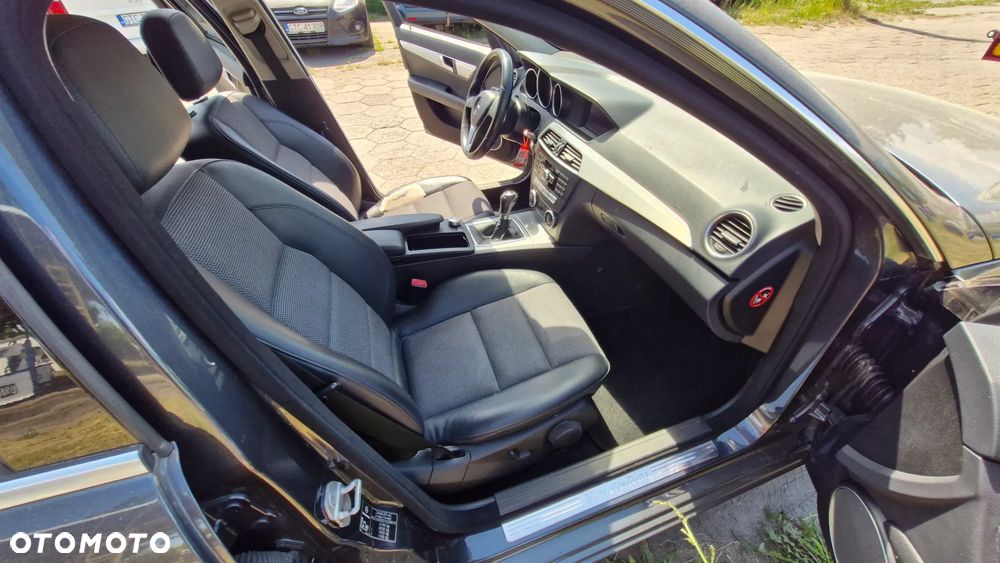 Mercedes-Benz Klasa C 220 CDI Edition - 17