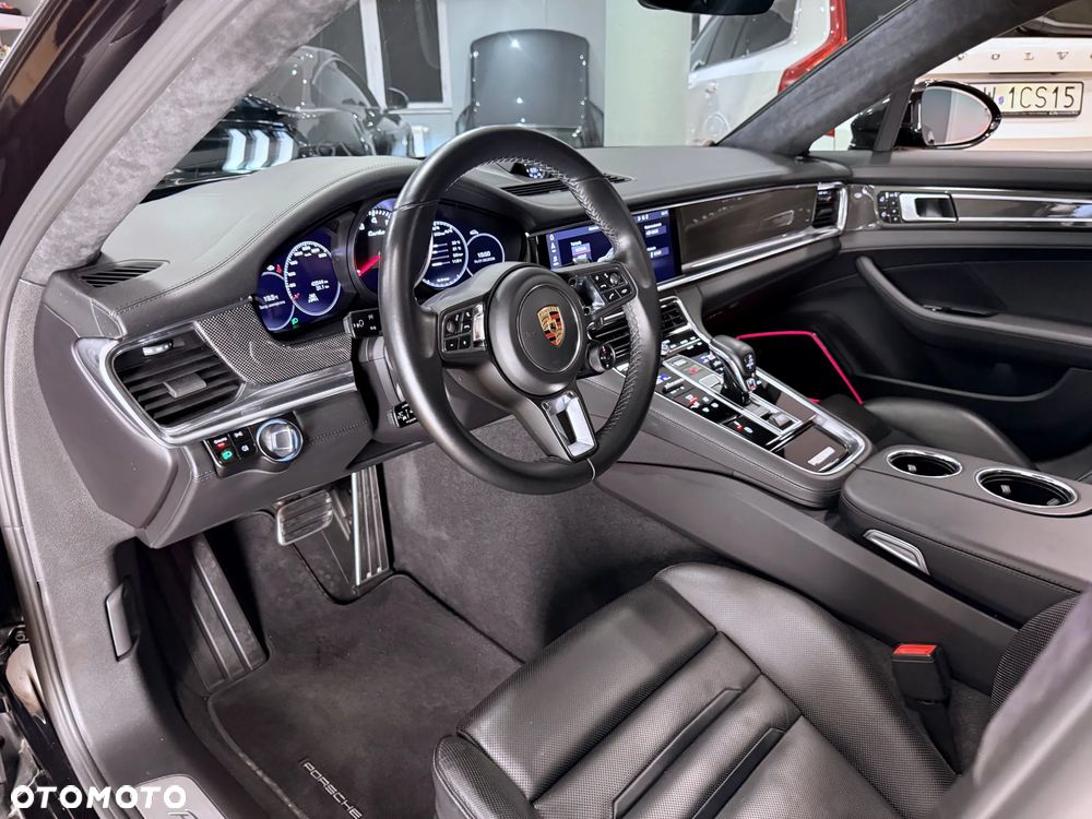 Porsche Panamera Turbo Executive - 33