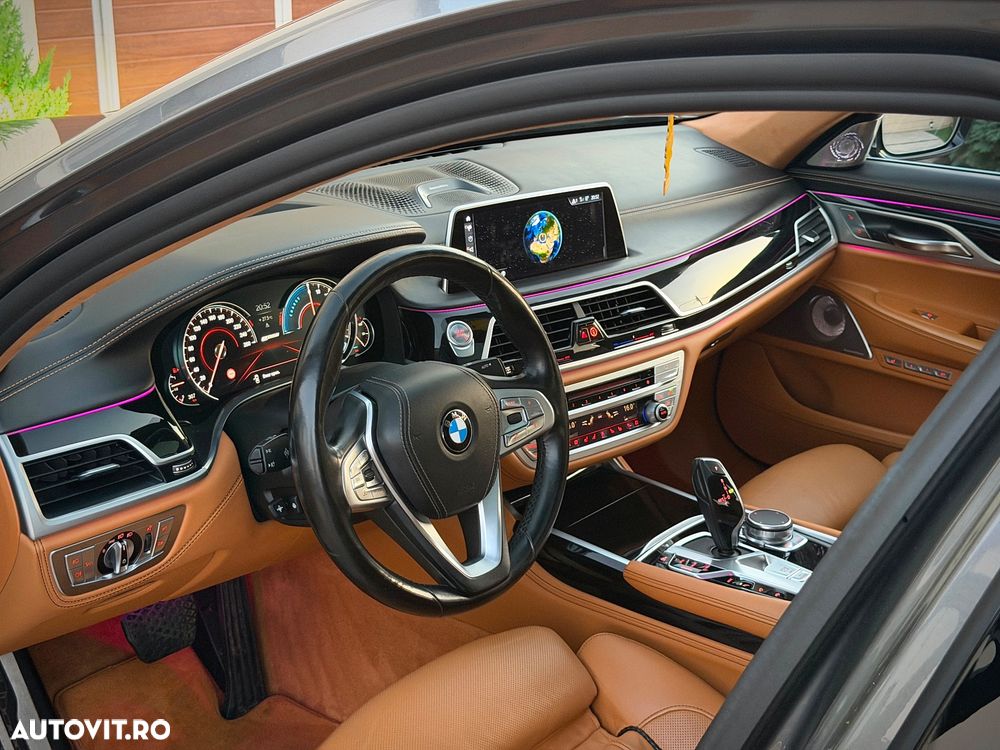 BMW Seria 7 740e iPerformance - 21
