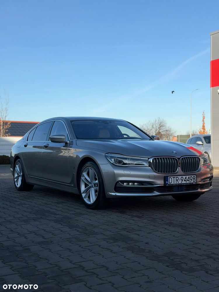 BMW Seria 7 740Li Edition Exclusive - 2