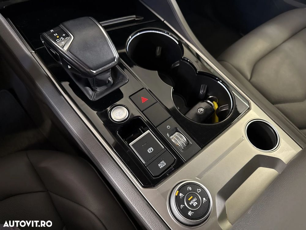Volkswagen Touareg - 18