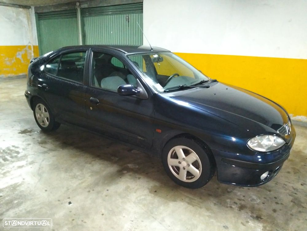 Renault Mégane 1.4 RXE - 3