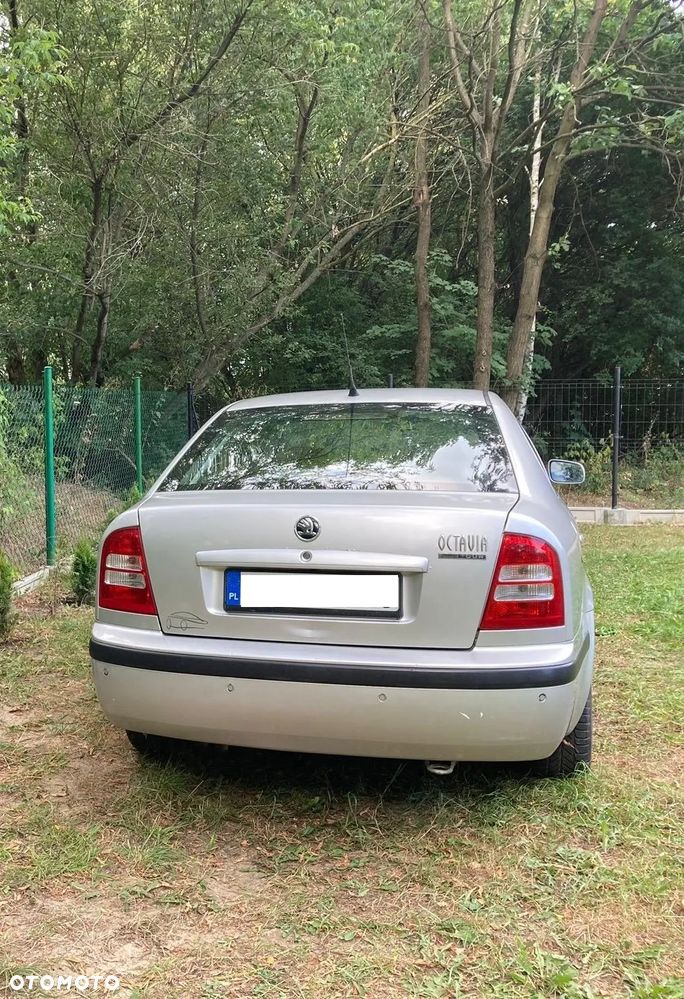 Skoda Octavia 1.6 Tour - 8