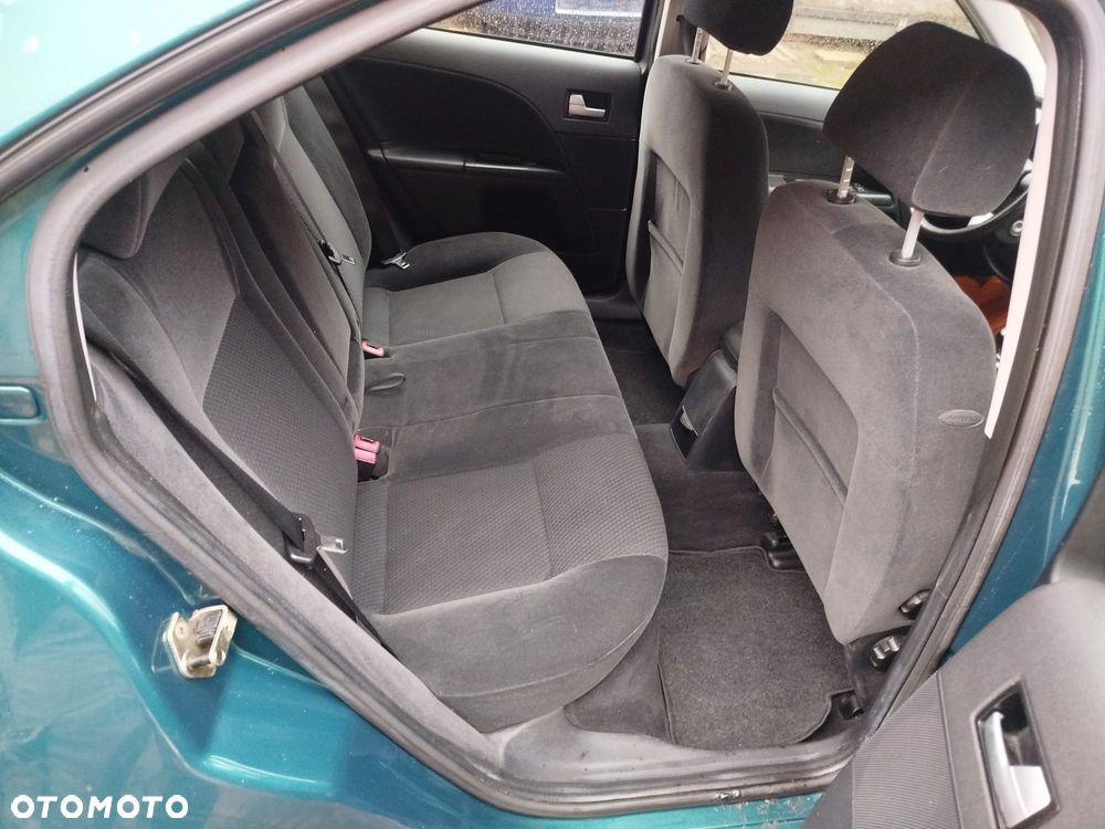 Ford Mondeo 1.8 Ghia - 14