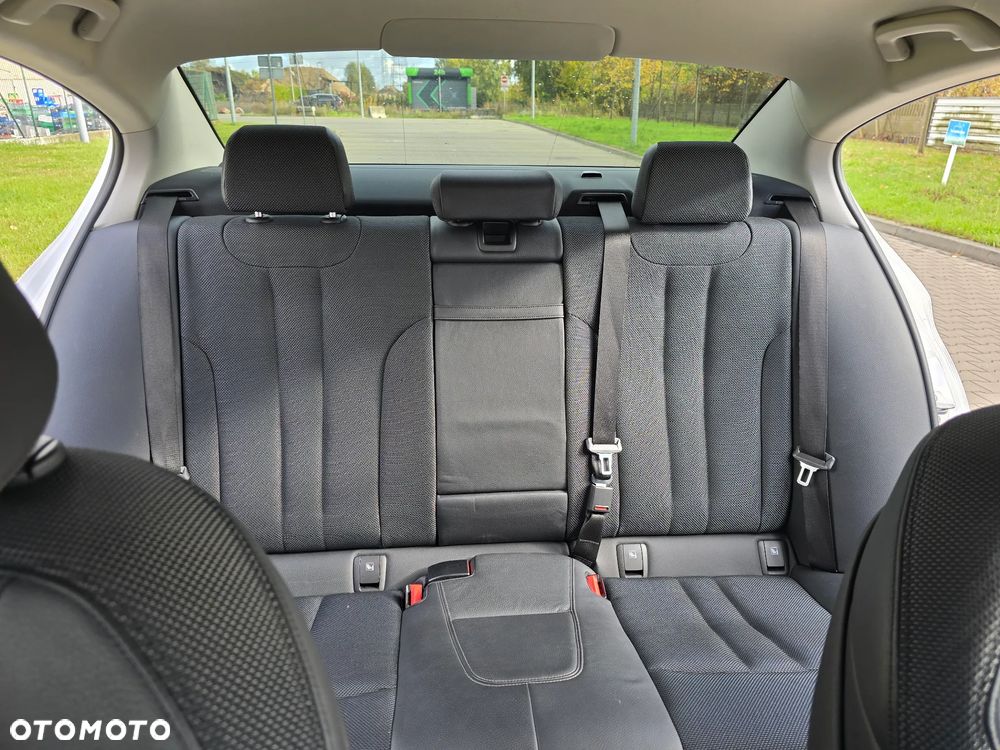 BMW Seria 5 ver-530e-iperformance-luxury-line-sport - 22