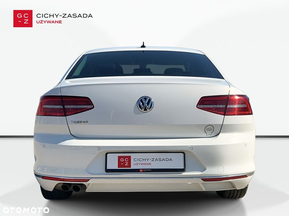 Volkswagen Passat - 4