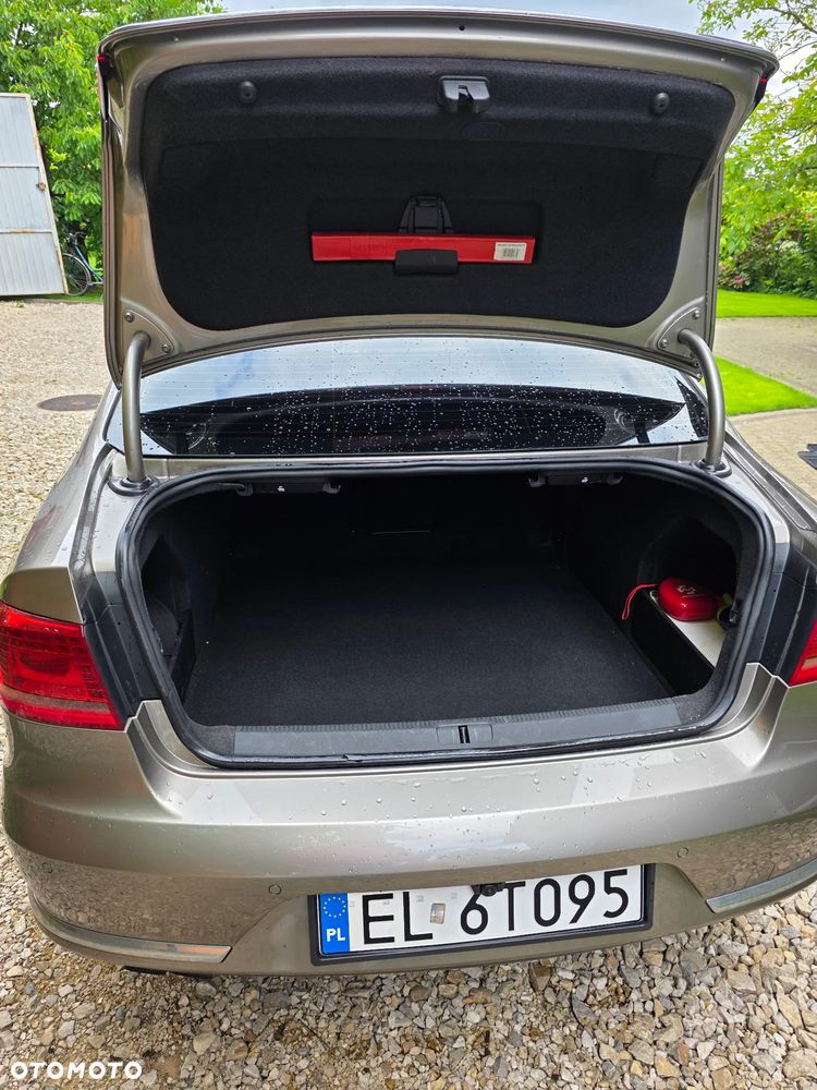 Volkswagen Passat 2.0 TDI Comfortline - 5
