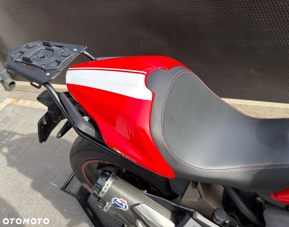 Ducati Monster - 11