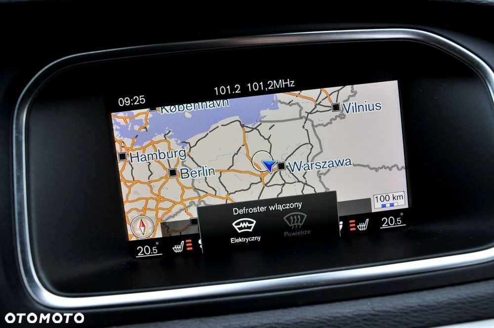 Volvo V40 D2 Drive-E R-Design Momentum - 22