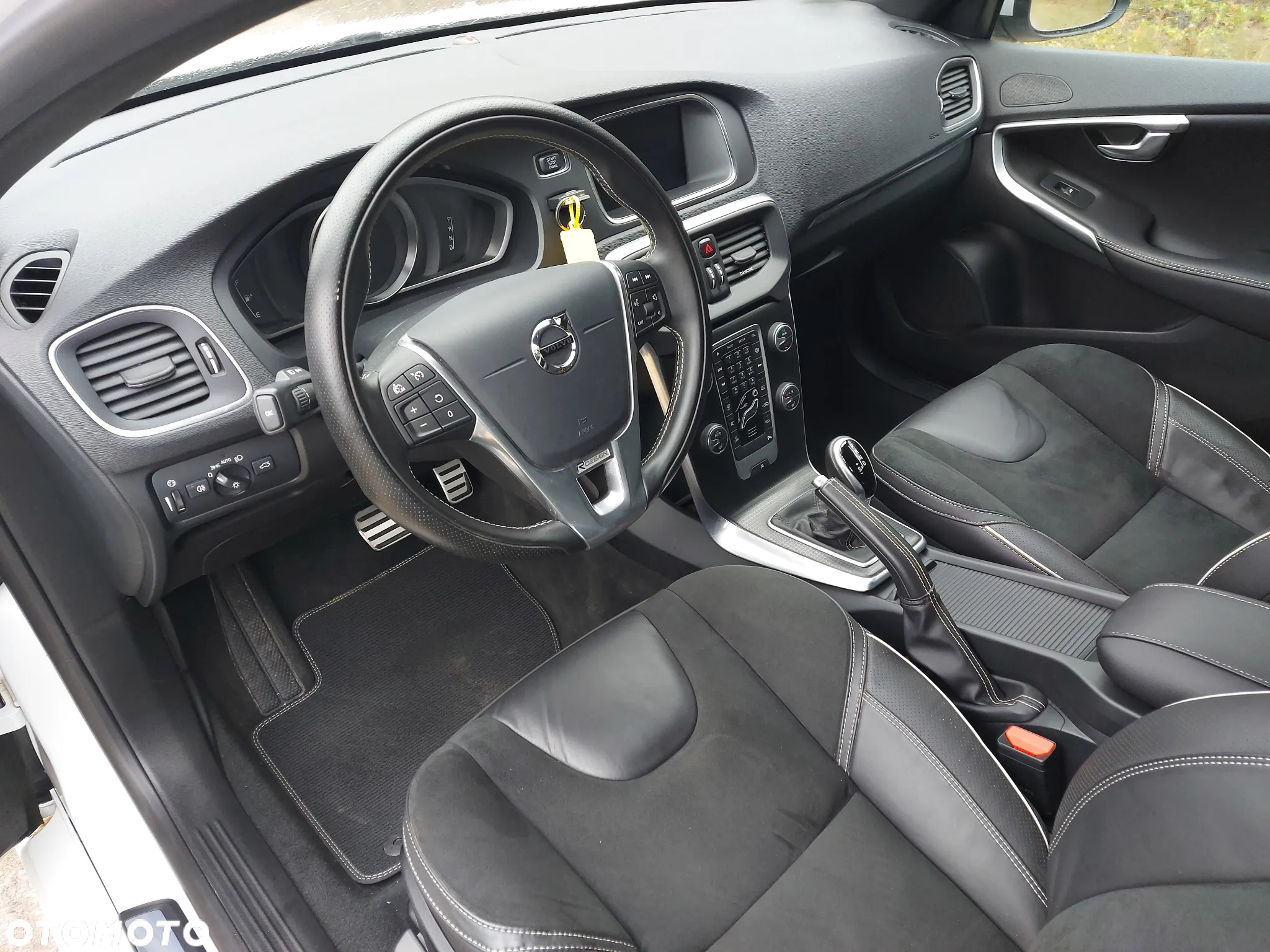 Volvo V40 D2 Geartronic RDesign - 16