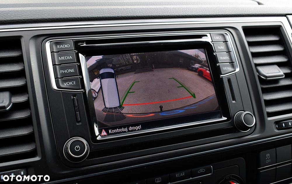 Volkswagen Multivan - 15