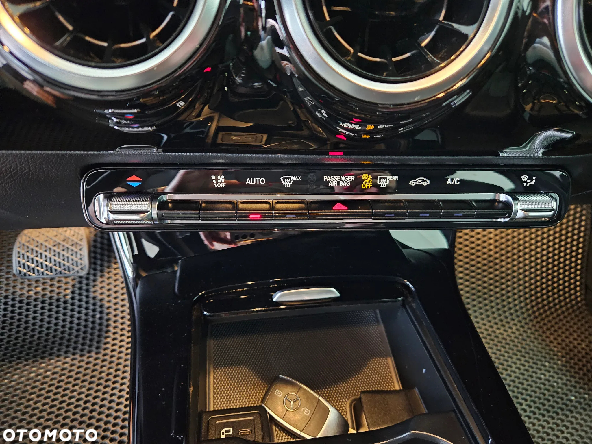 Mercedes-Benz Klasa A 180 d AMG Line 8G-DCT - 18