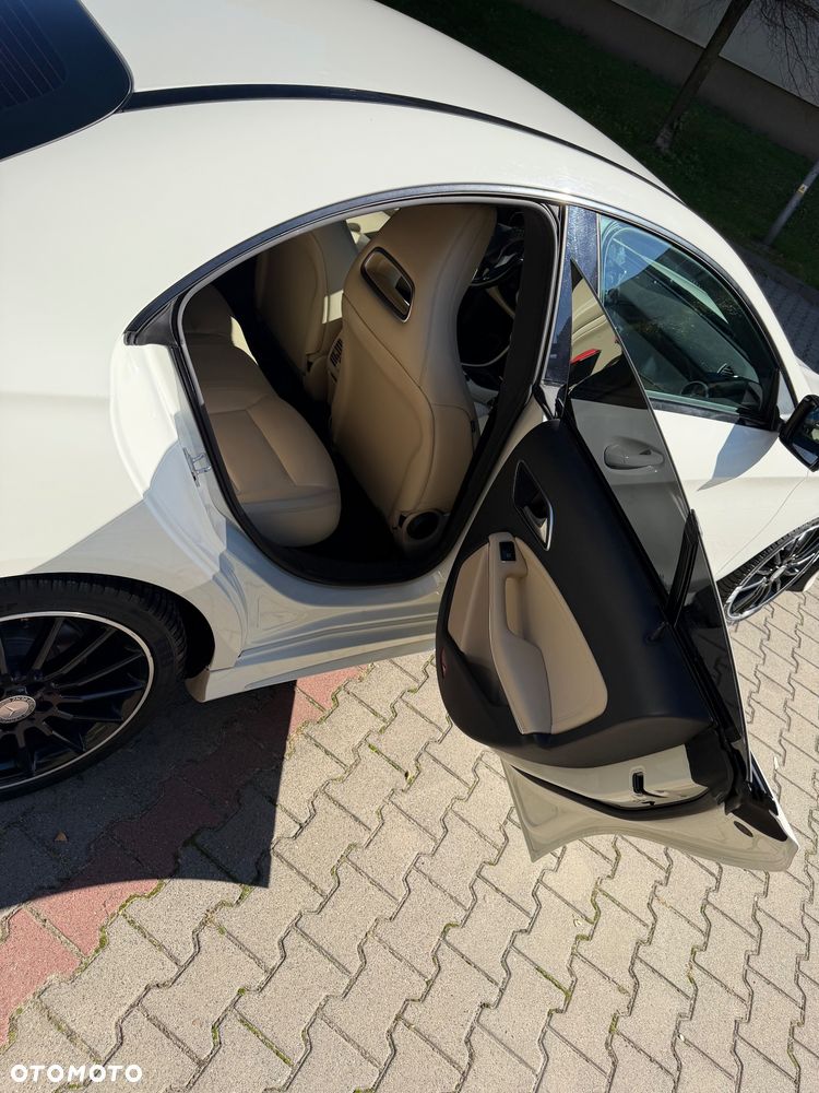 Mercedes-Benz CLA 250 7G-DCT Urban - 13