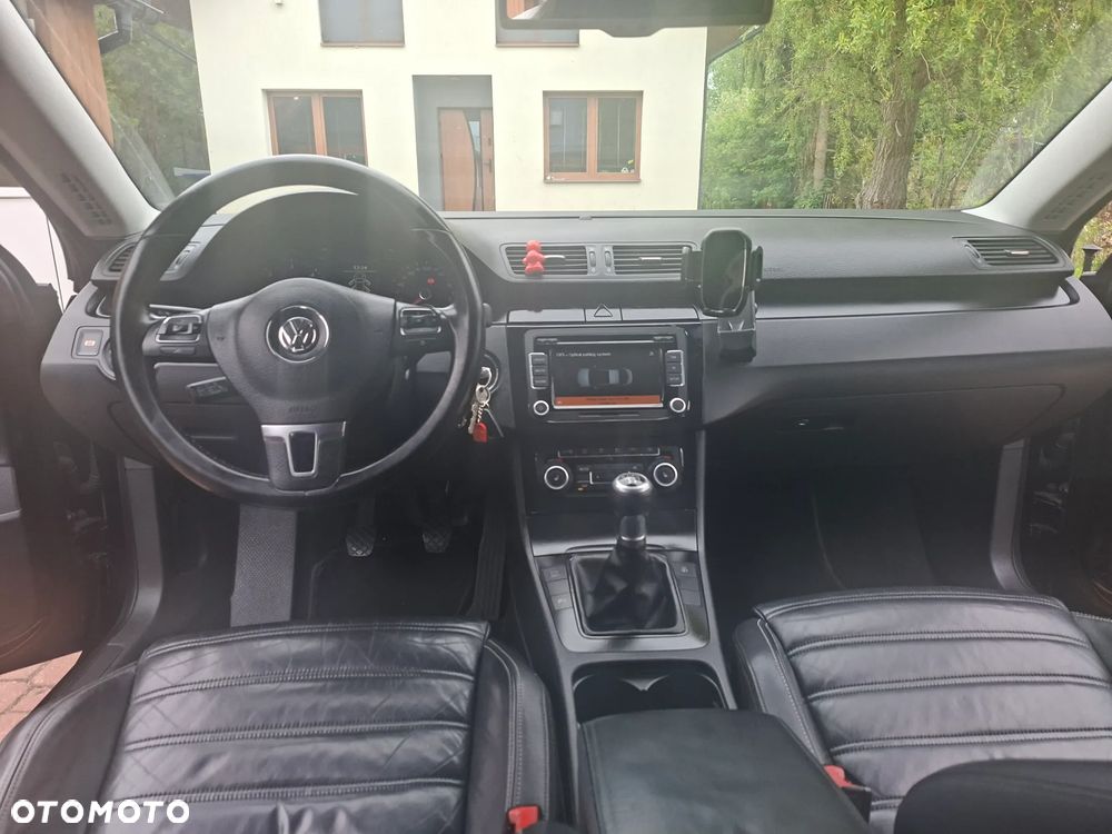 Volkswagen Passat 2.0 TDI Comfortline - 13