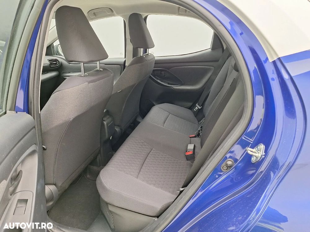 Toyota Yaris 1.5 VVT-i HSD Dynamic Plus Bi-tone - 7