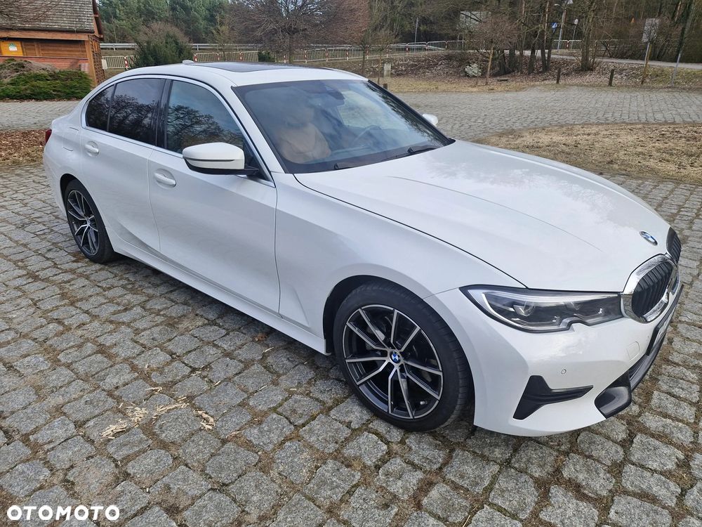 BMW Seria 3 330i Sport Line - 2