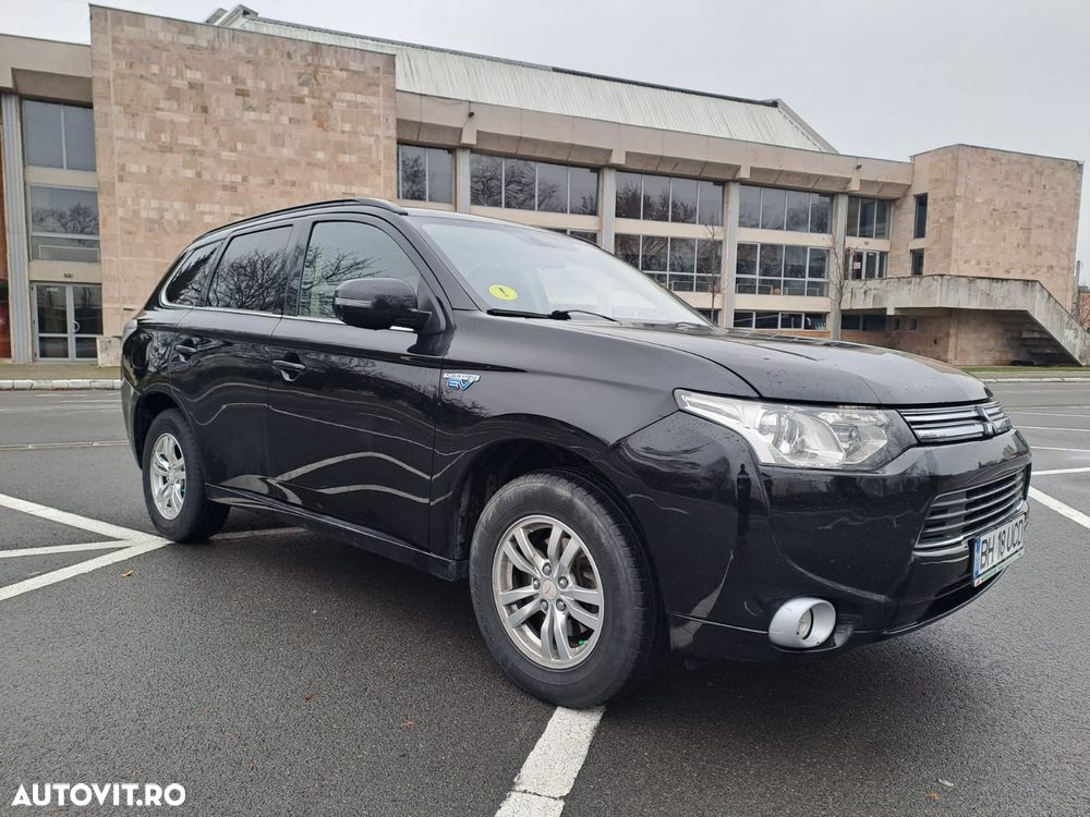 Mitsubishi Outlander 2.0 MIVEC AS&G CVT 4WD Intense E02 - 6