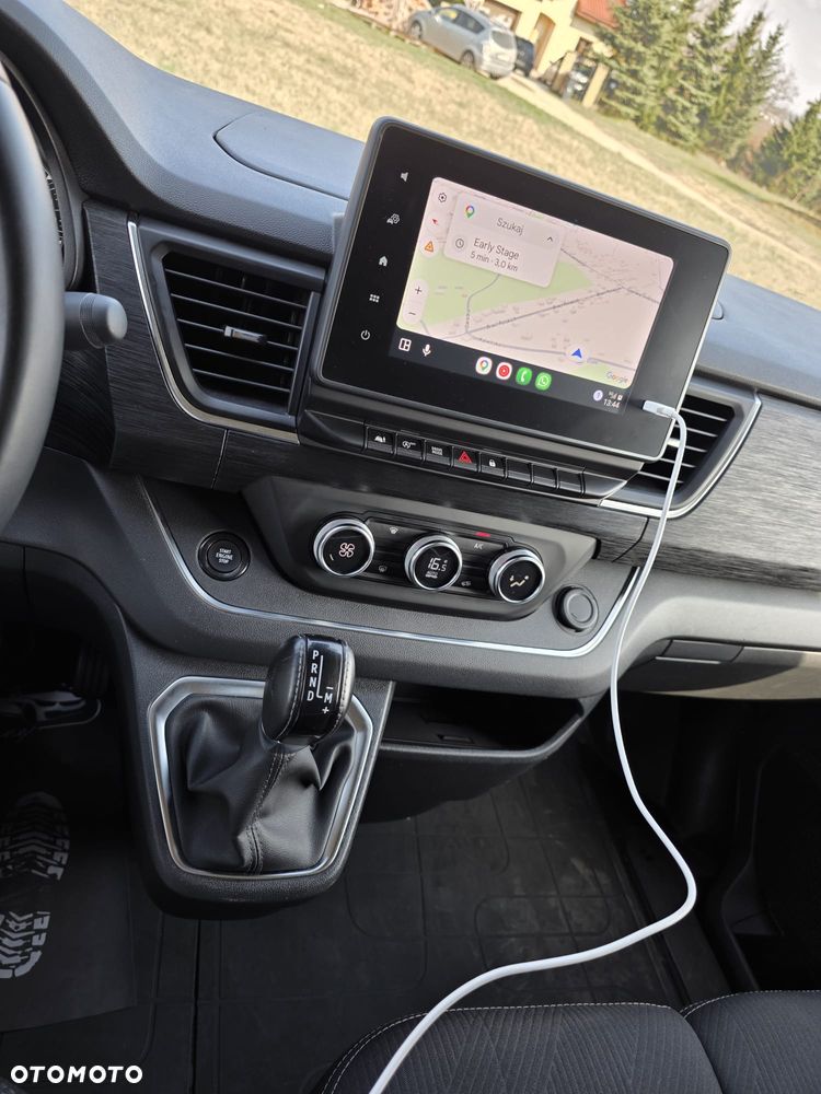 Renault Trafic Grand 2.0 dCi EDC - 10