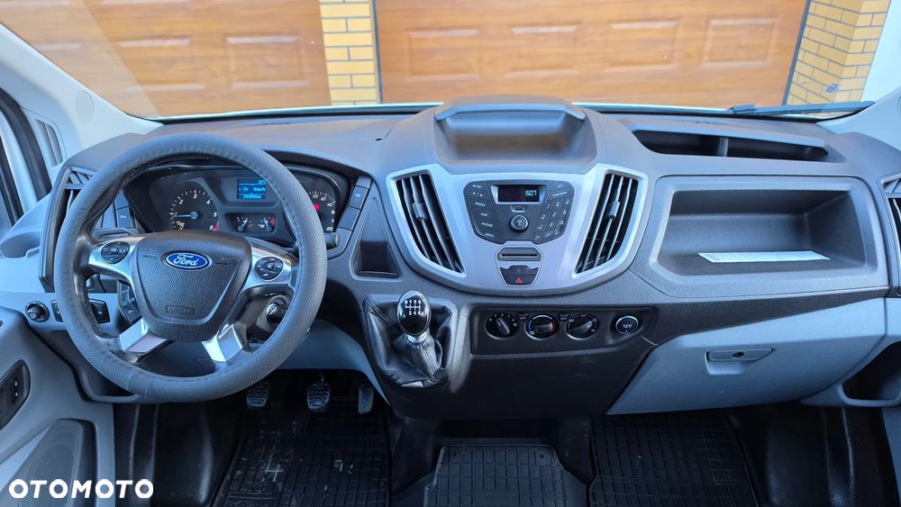Ford Transit - 26