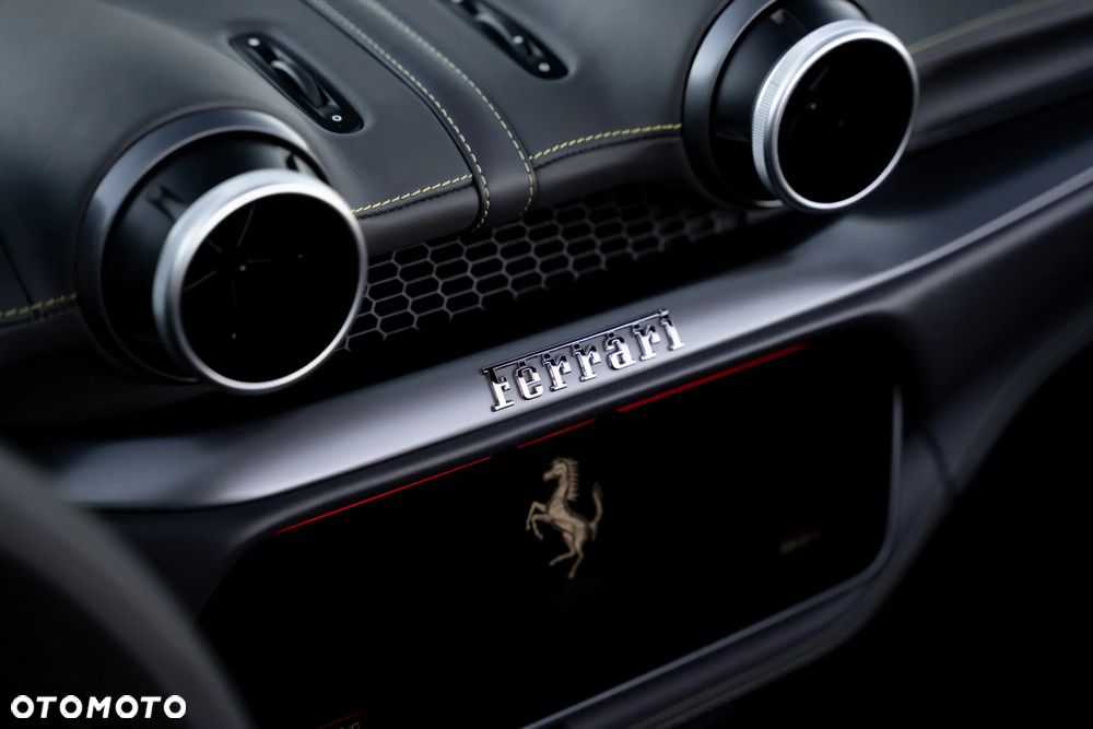 Ferrari Portofino - 35