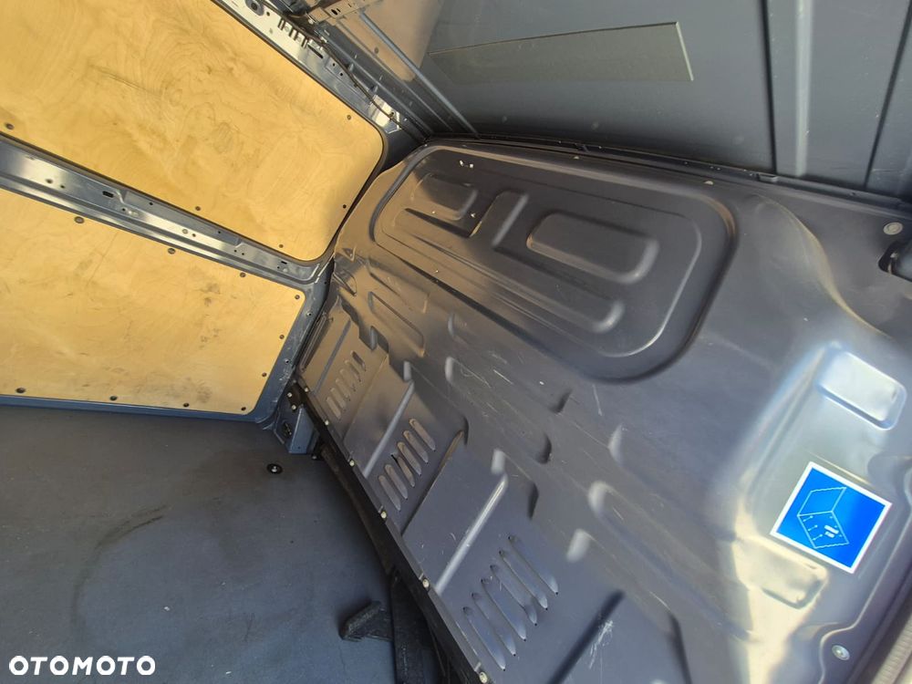Mercedes-Benz Vito 110 CDi - SERWISOWANY - NISKI PRZEBIEG - RZADKI KOLOR - BOGATE WYPOSAŻENIE - EURO 6 - 24