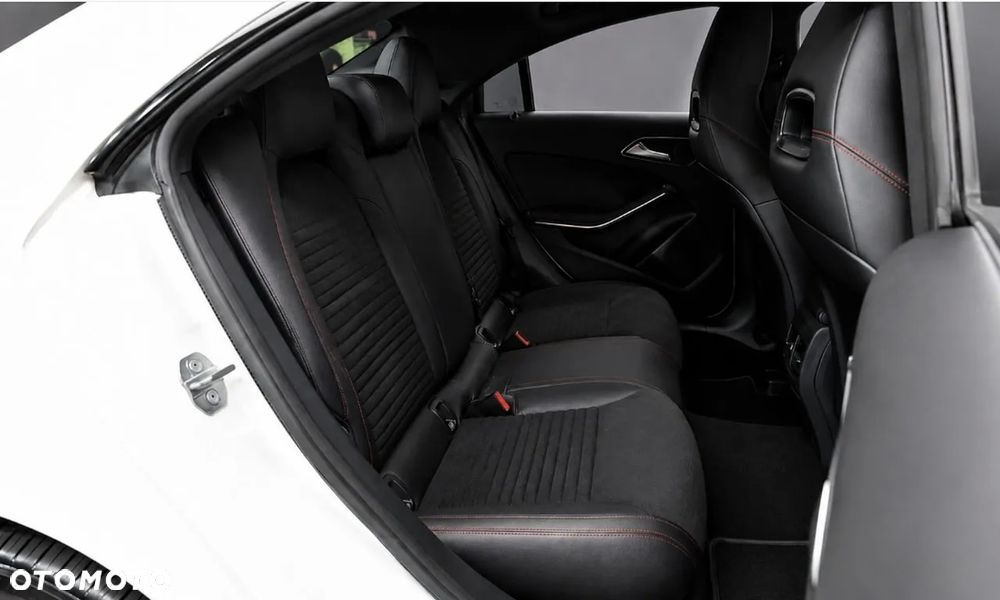 Mercedes-Benz CLA 250 4Matic 7G-DCT AMG Line - 18