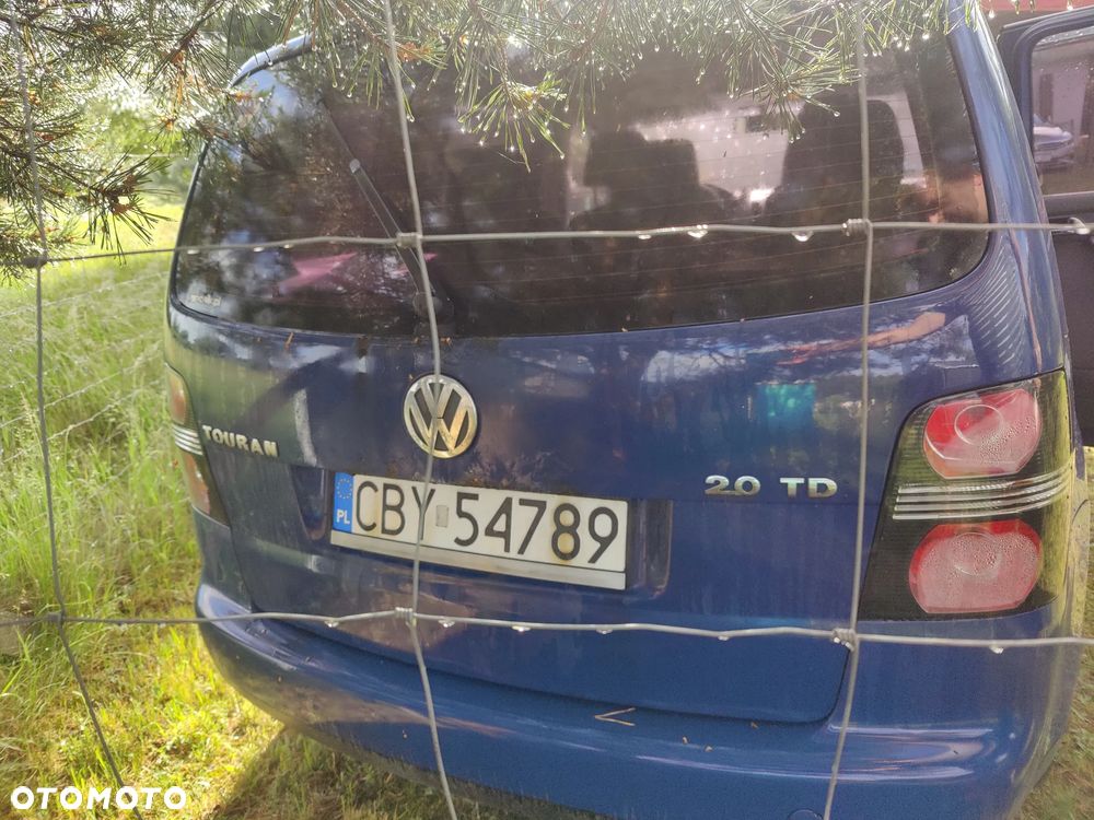 Volkswagen Touran 2.0 TDI Trendline DSG - 5