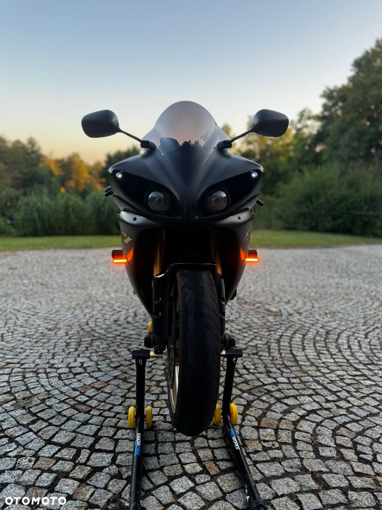 Yamaha R1