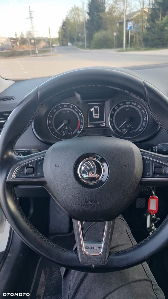 Skoda Octavia 2.0 TDI 4x4 DSG Scout - 6
